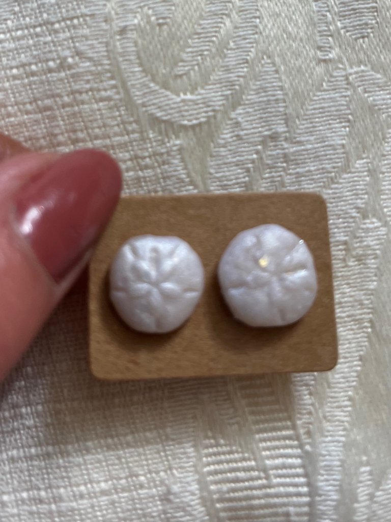 Nwt Handmade White Sand Dollar Polymer Clay Stud Earrings Beach Boho